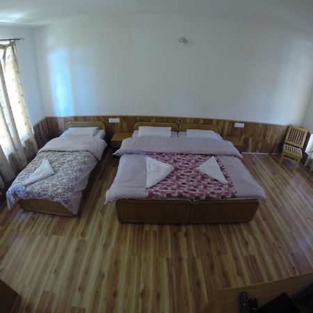Barath Hotel & Guest House 레 외부 사진