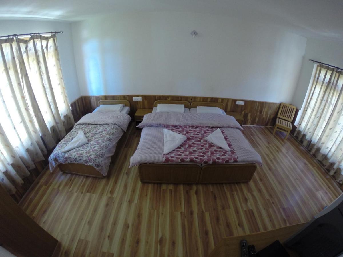 Barath Hotel & Guest House 레 외부 사진