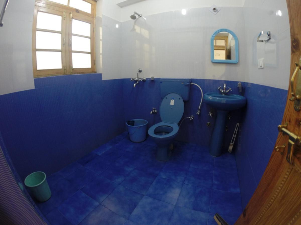 Barath Hotel & Guest House 레 외부 사진